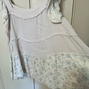 POL White and Blue Floral Tank Top NWOT